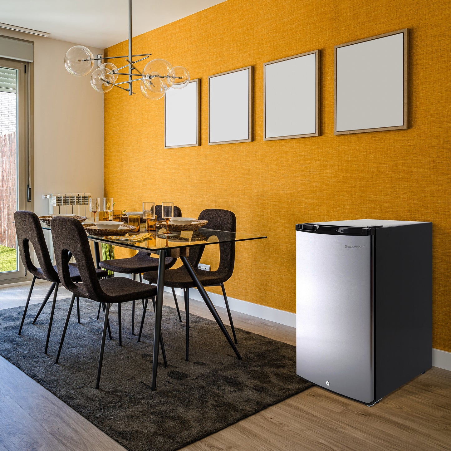 West Bend 4.4 cu. ft. Kompaktkühlschrank