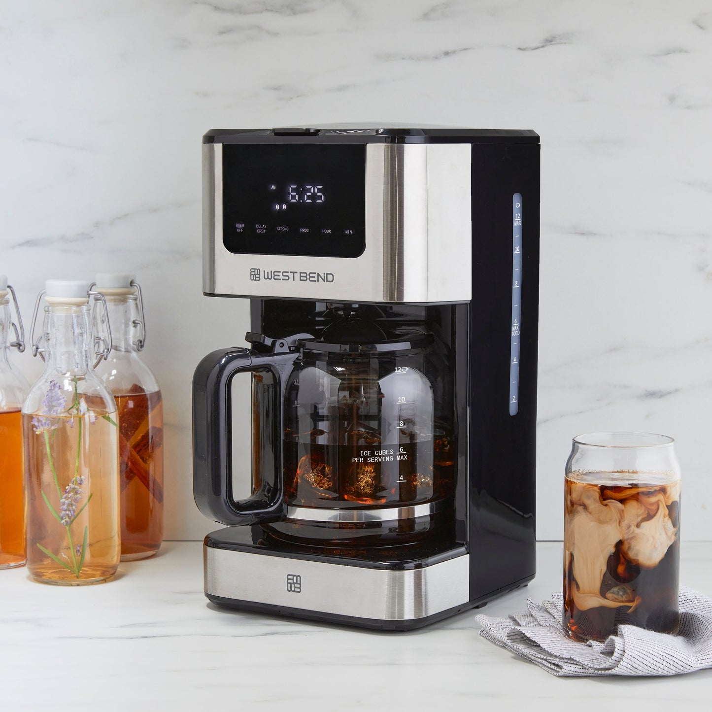West Bend 12 Cup Heiße und geschnittene Kaffeemaschine