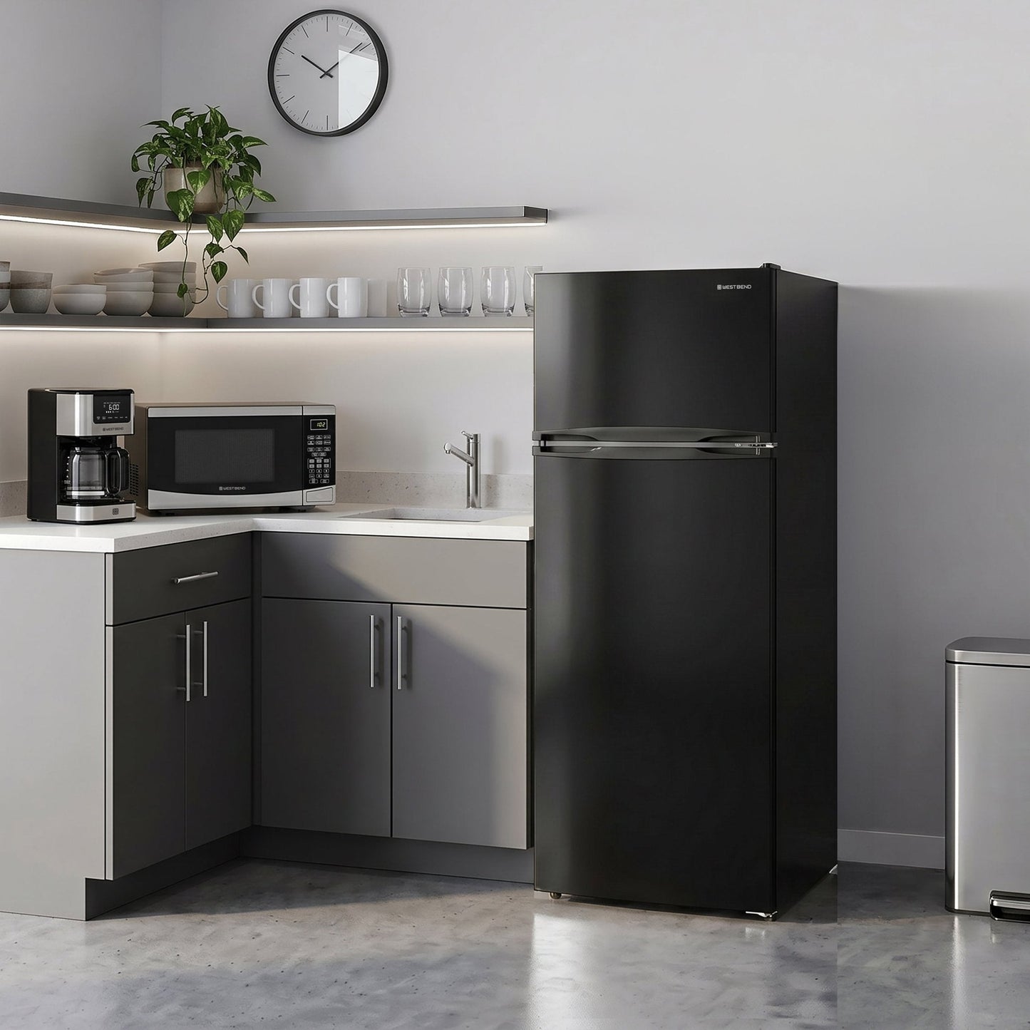 West Bend 7.5 cu. ft. Wohnung Größe Kühlschrank