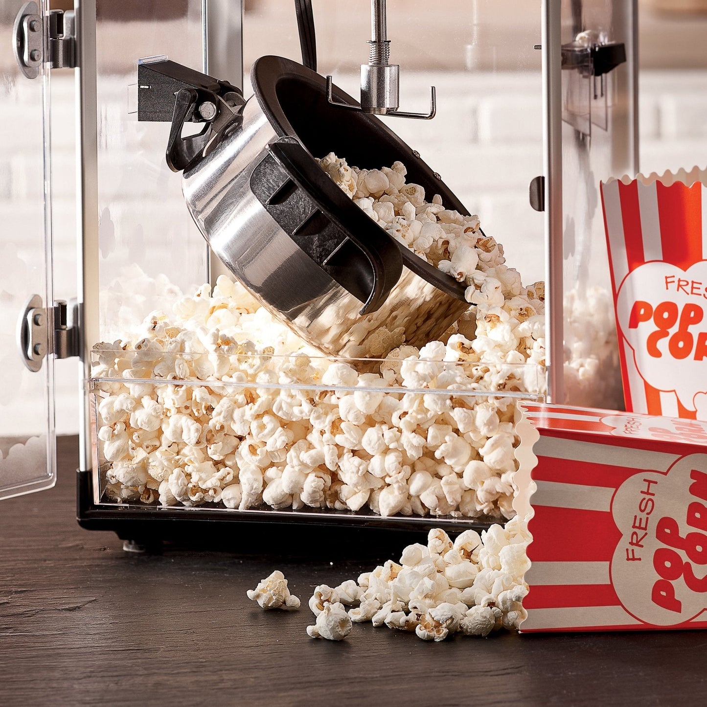 West Bend Theater Crazy 4 Qt. Popcorn Maschine mit Taschen